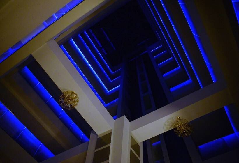 هتل Ramada By Wyndham Constanta