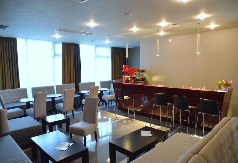 هتل Ramada By Wyndham Constanta