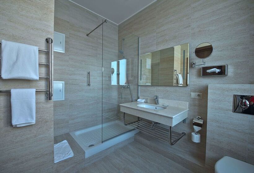 Ramada By Wyndham Rostov On Don Hotel And Spa