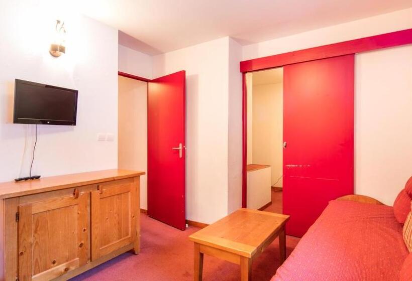 Отель Vacancéole   Résidence Les Chalets De La Ramoure