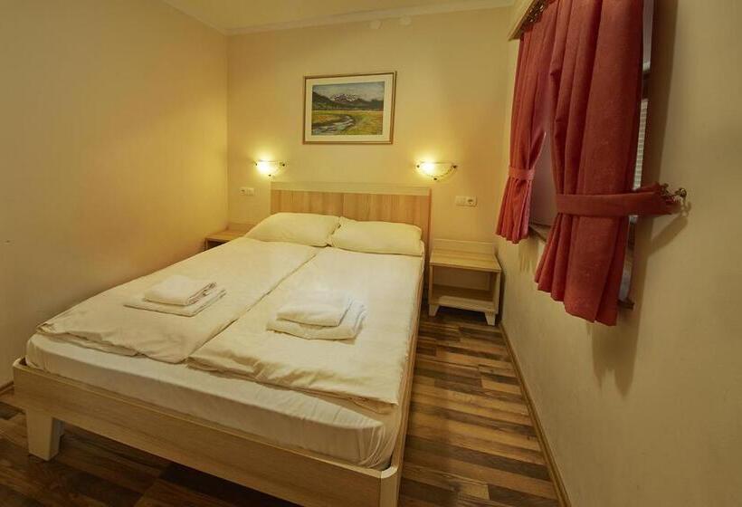 Rute Hotel And Apartments