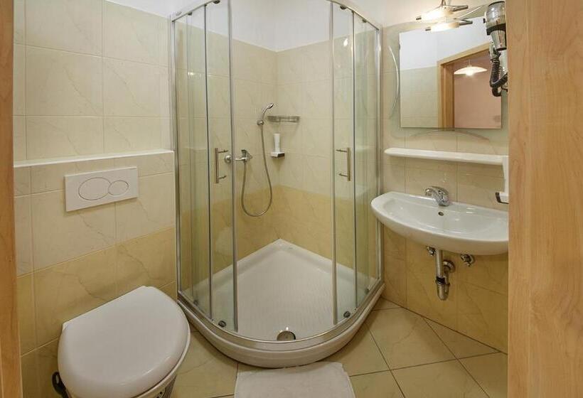 Rute Hotel And Apartments