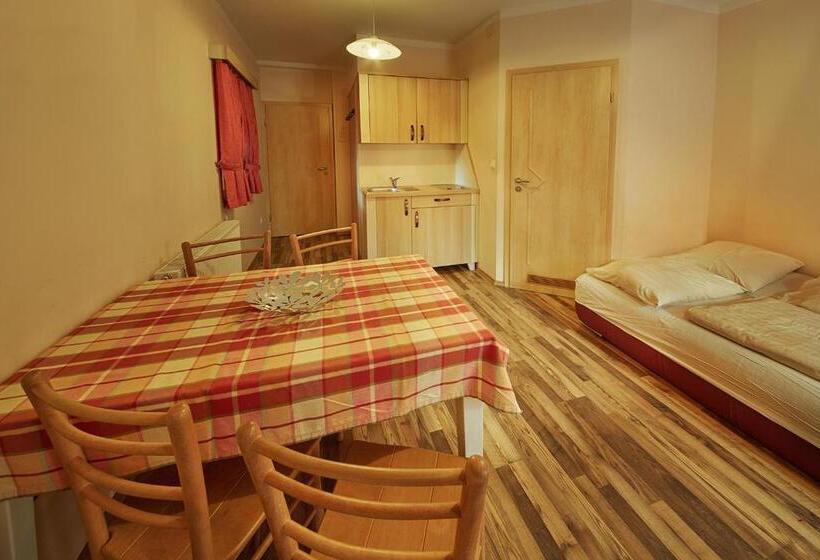 Rute Hotel And Apartments