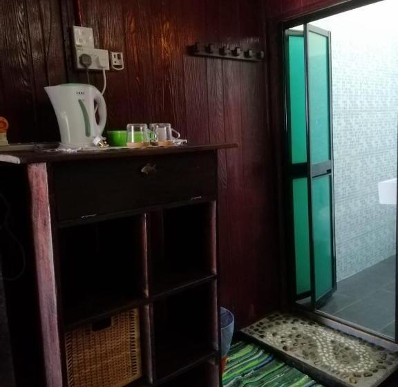 호스텔 The Station Tioman