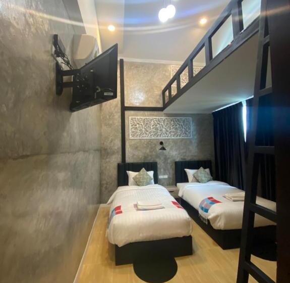 فندق ชิดชายชล รีสอร์ท น่าน