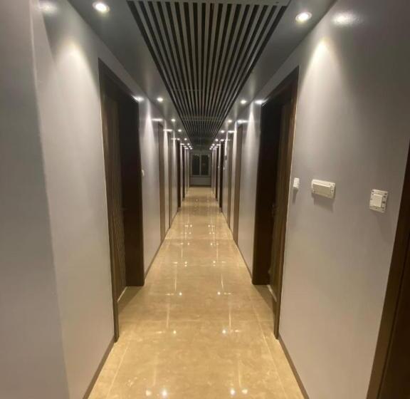 هتل Dwarka Grand