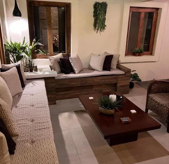 هتل The Place Penthouse