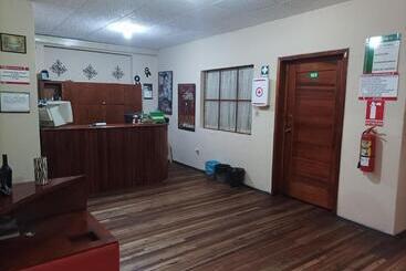 پانسیون La Perla Cuencana Hostal