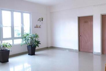 Alexis Kt Roomstay