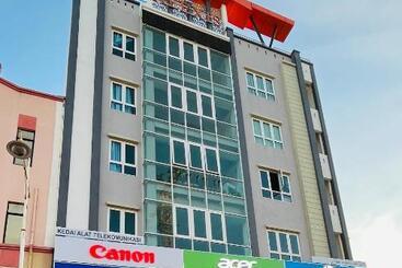 Alexis Kt Roomstay