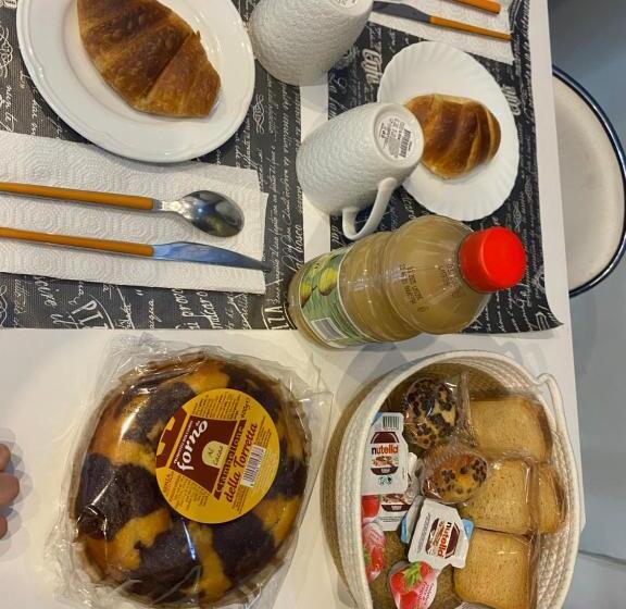 تختخواب و صبحانه A Casa Con Giulia