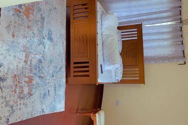 تختخواب و صبحانه Sinat Lodge