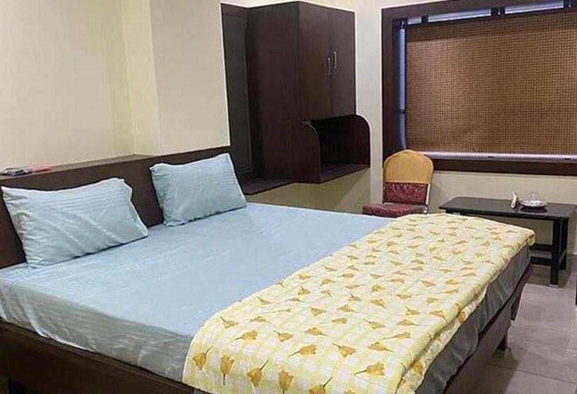 Fabhotel Gvr Grand