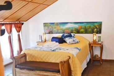 Hostal Santa Clara B&b