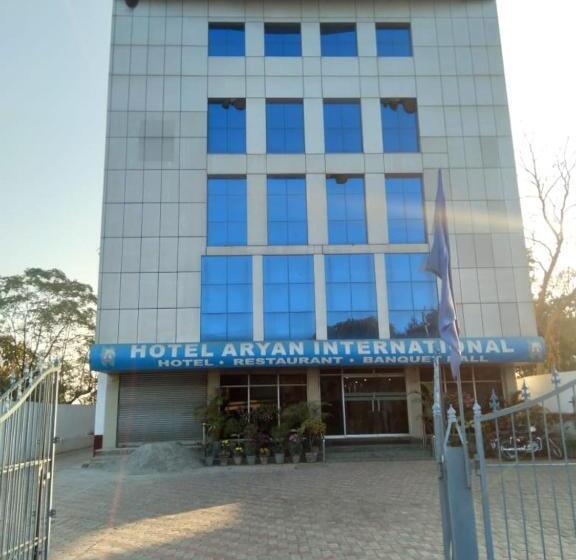 هتل Aryan International