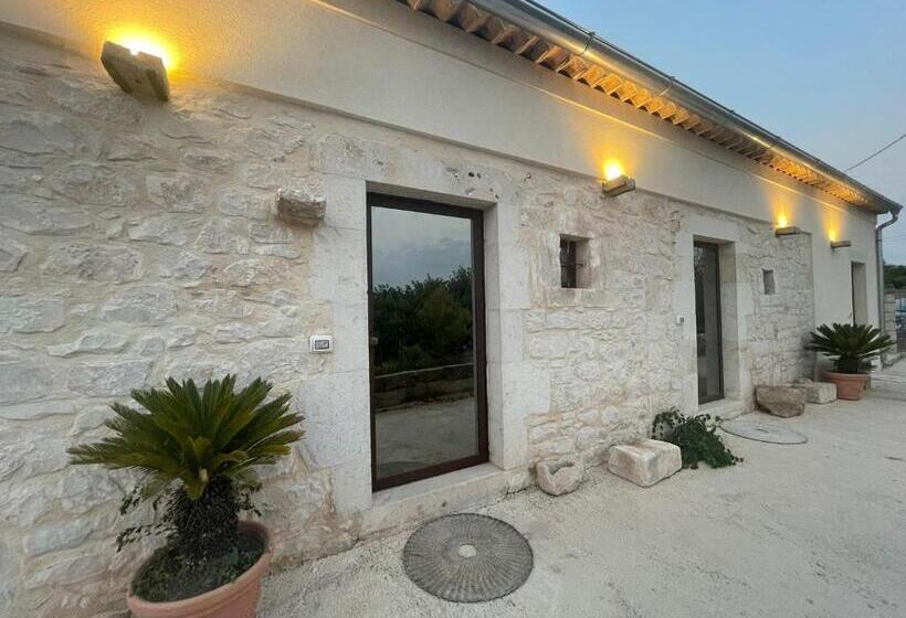 هتل Casale Millinchè