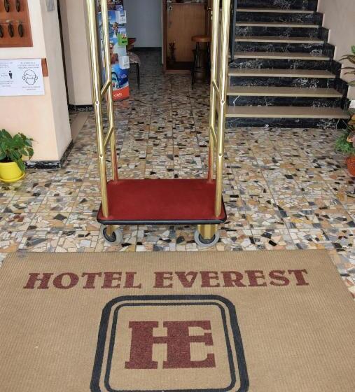 هتل Everest