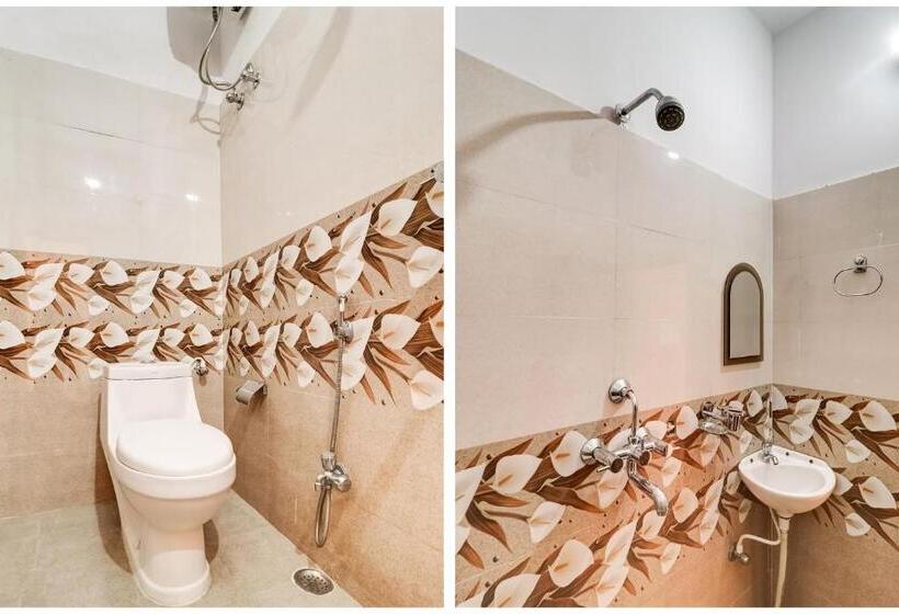 בית מלון כפרי Oyo Flagship Shree Laxmi Guest House