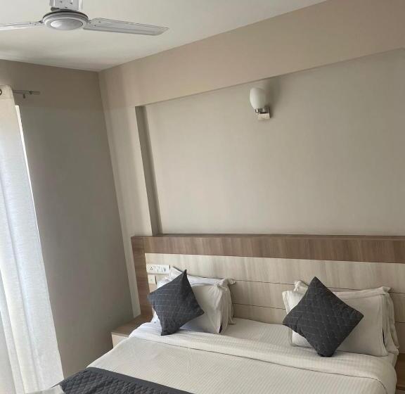 هتل Shiree Radhe Bnd Room