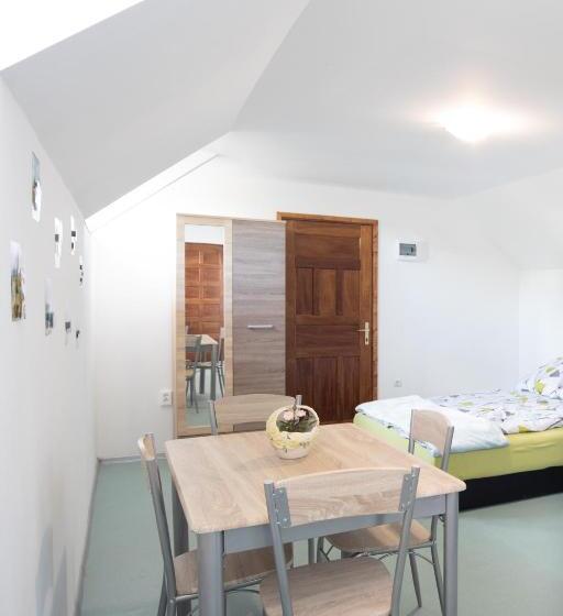 פנסיון Family Farm Vendégház