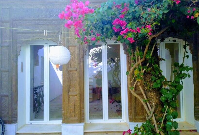 بنسيون Milagro De Algar