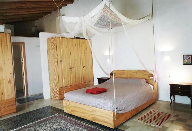 بنسيون Milagro De Algar