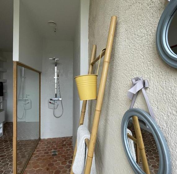 住宿加早餐  Chambre D Hôte, Château De Meauce Louise Et Marie