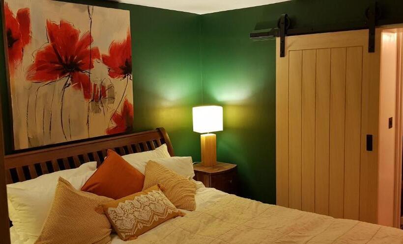مبيت وإفطار Hill House Lodge