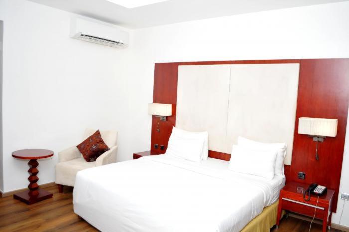 Hotel C. S. Comforts