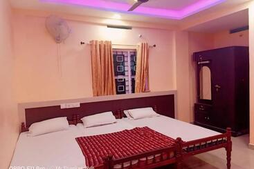هتل Geo Gardens Residency