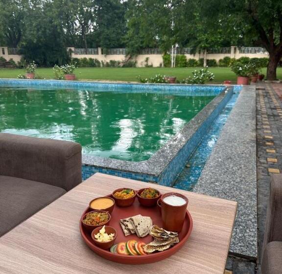 Отель Ramdevgrah Resort
