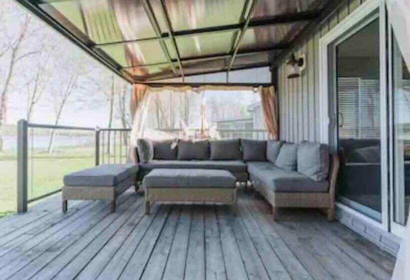ホテル Riverfront Suites, Quinte, On