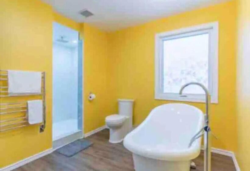 ホテル Riverfront Suites, Quinte, On