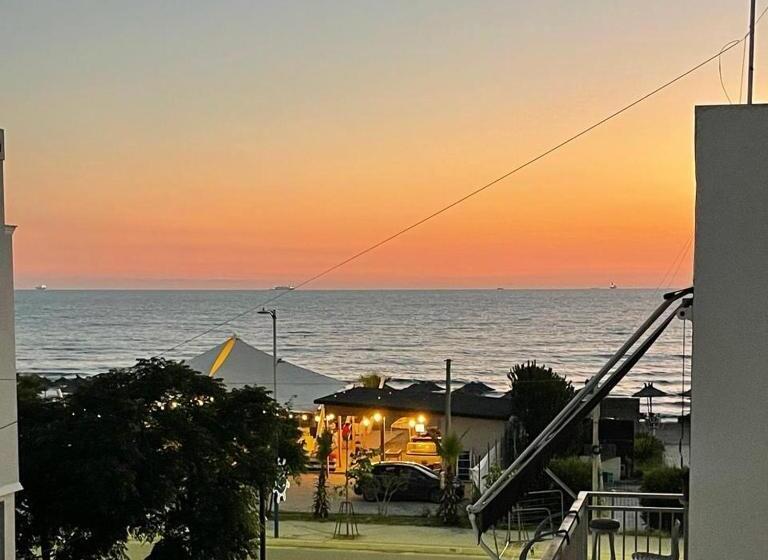 هتل Sea La Vie Suites