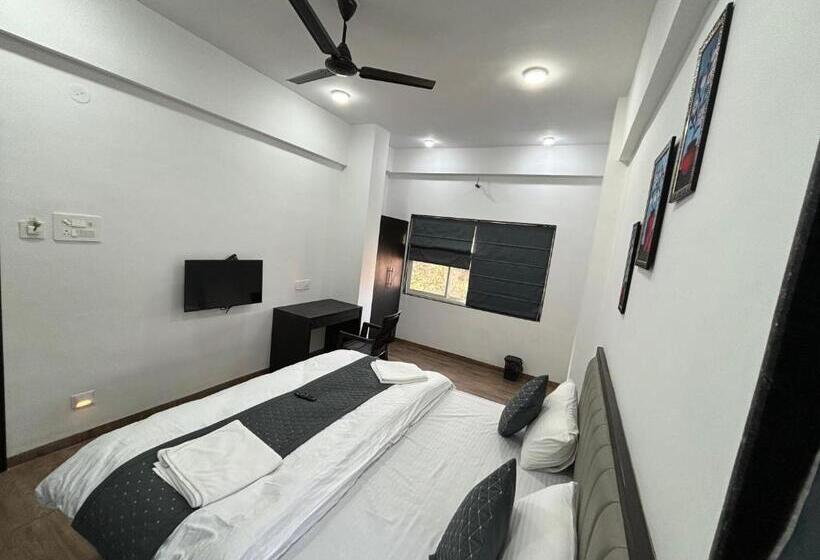 בית מלון כפרי Sunny Executive