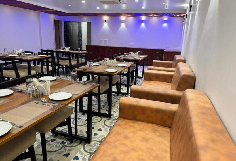 هتل Taj Akash