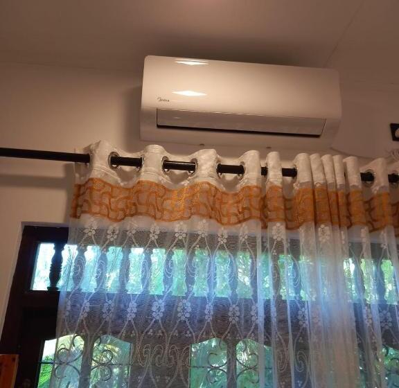 פנסיון Olive Cottage