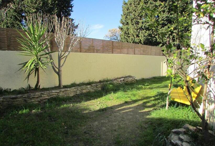 تختخواب و صبحانه Chambre Agréable Dans Une Maison Avec Un Grand Lit