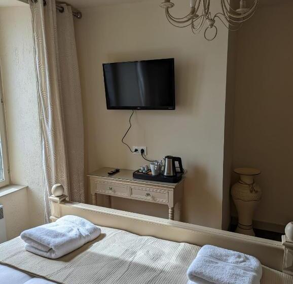 مبيت وإفطار Chateau De Chambres Mont St Michel