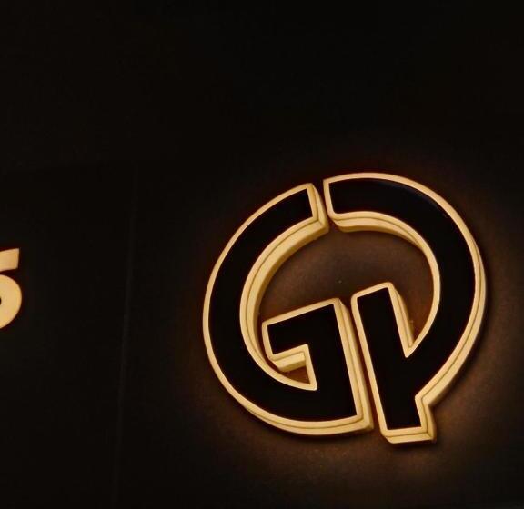 住宿加早餐  Golden Palace Residency