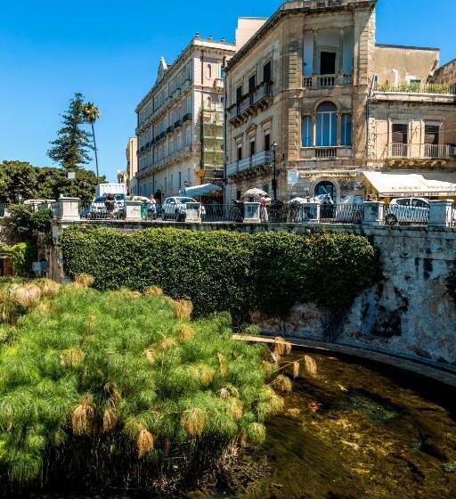 تختخواب و صبحانه La Borgata Rooms