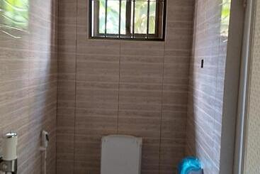 تختخواب و صبحانه The Golden Shower Lodge