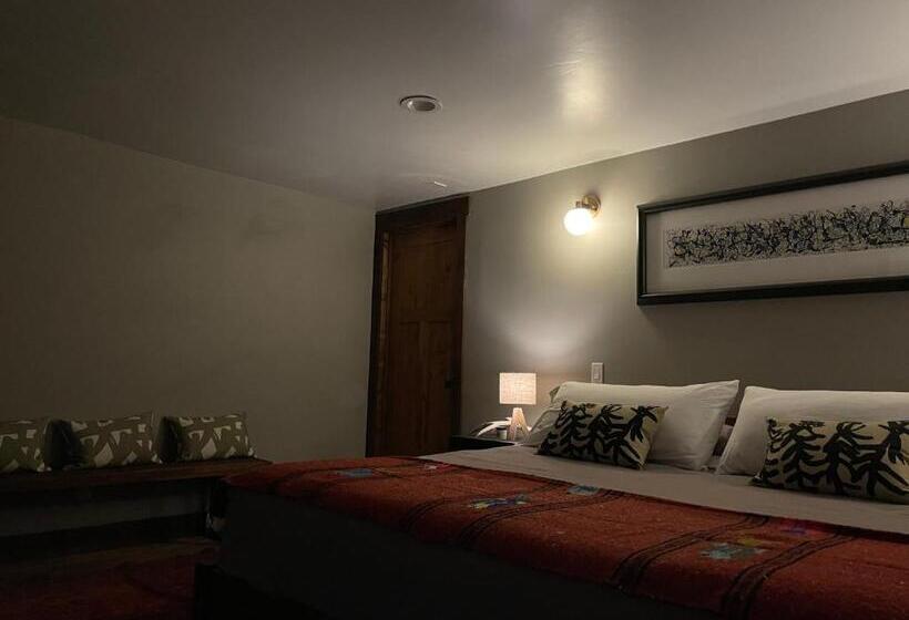 هتل Elesel Lodge