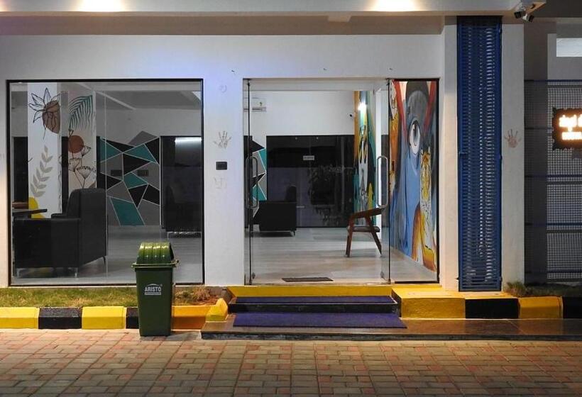 호텔 Nueva Boarding And Lodging
