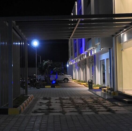 호텔 Nueva Boarding And Lodging