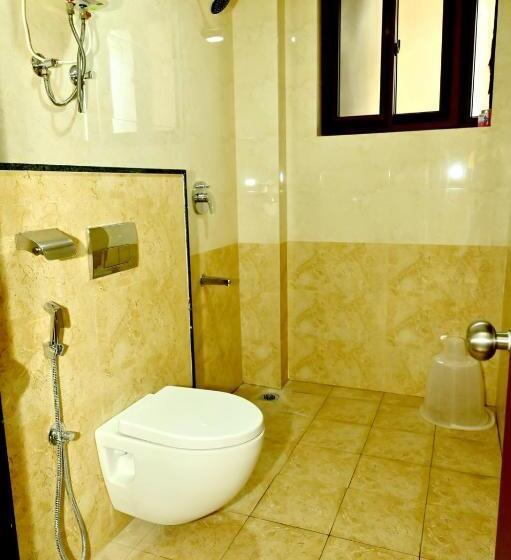 בית מלון כפרי Downtown Pr Groups Raashi Residency