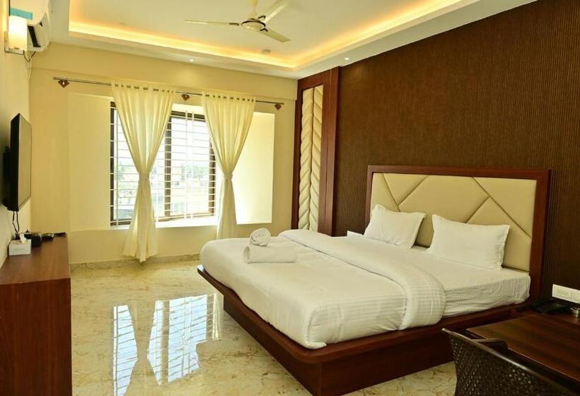 בית מלון כפרי Downtown Pr Groups Raashi Residency