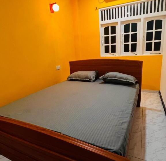 هتل Sri Ragavas Lagoon Villa