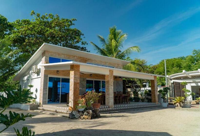 هتل The Blessed Purple Bamboo Beach Resort