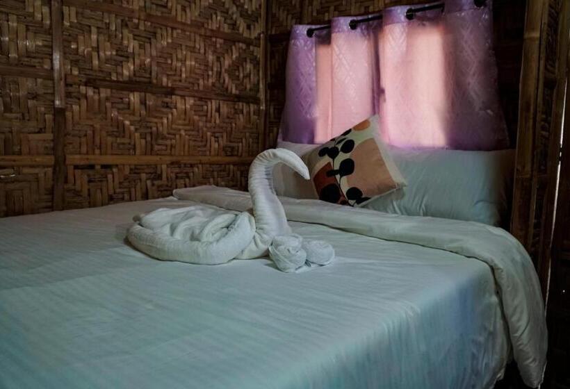هتل The Blessed Purple Bamboo Beach Resort